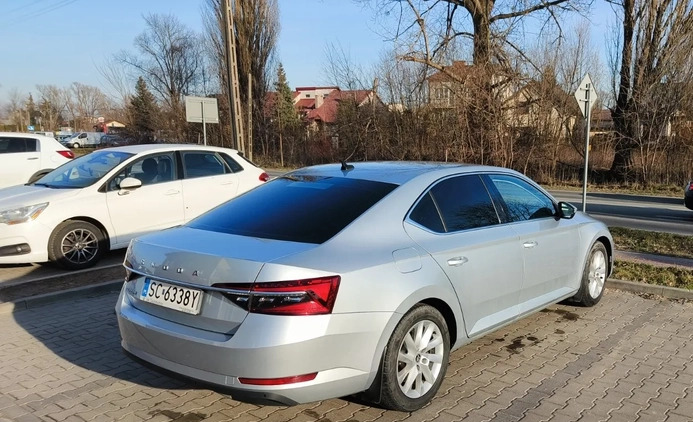 Skoda Superb cena 82500 przebieg: 155000, rok produkcji 2020 z Radzymin małe 16